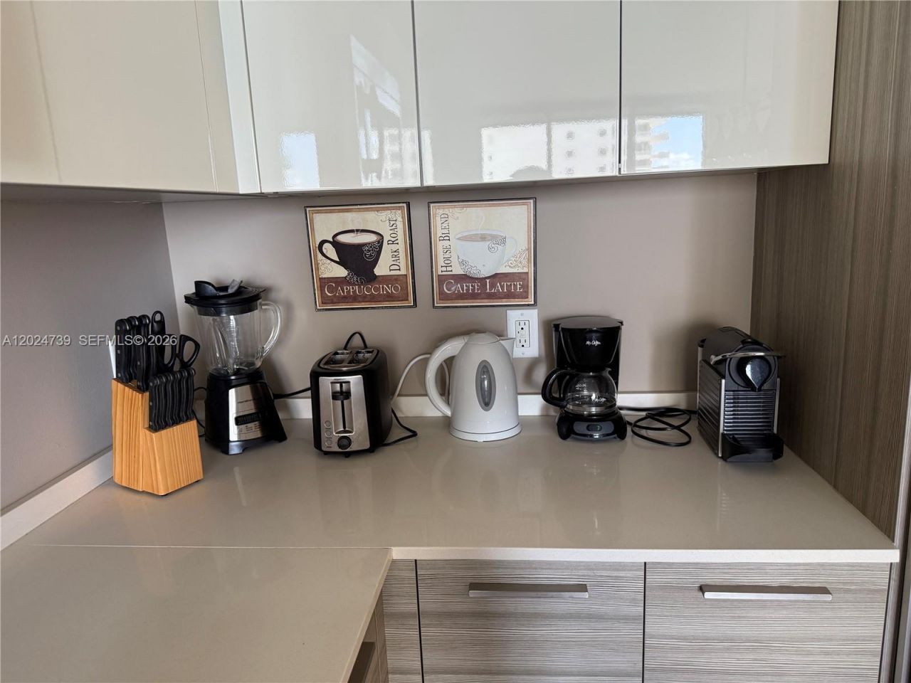 1300 Brickell Bay Dr, Unit 1007, Miami, FL 33131 Photo