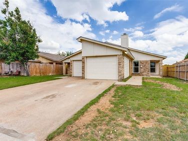 3219 Green Ridge Street, Fort Worth, TX 76133