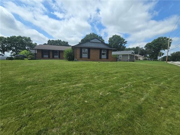 8700 Ford Avenue, Raytown, MO 64138