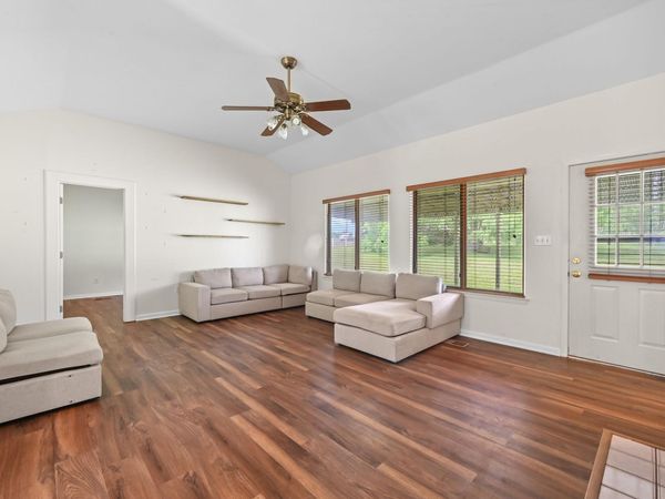 12753 Burson DR , Manchaca, TX 78652