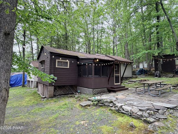 624 Hog Road , Hawley, PA 18428