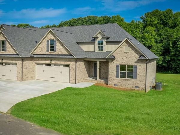 7008 Westfield Village Circle S, Summerfield, NC 27358