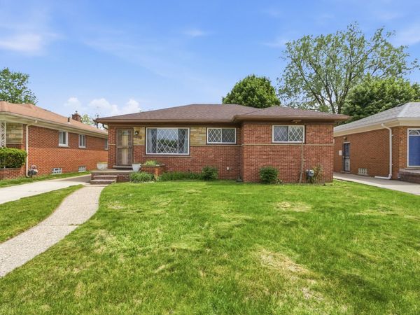 21630 Westhampton Street, Oak Park, MI 48237
