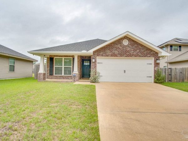 8810 Derby Ln, Pensacola, FL 32534