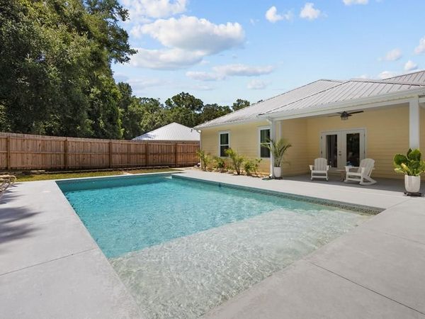 9106 MaryAnn Dr, Fanning Springs, FL 32693