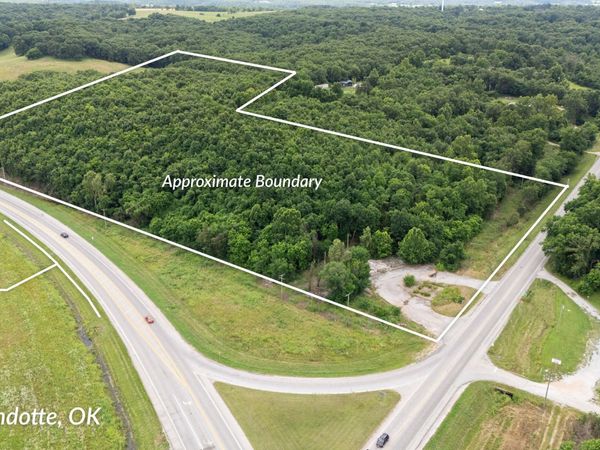 15310 Highway 10 , Wyandotte, OK 74370
