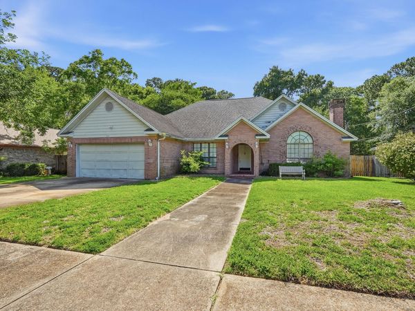 341 Brian Circle, Mary Esther, FL 32569