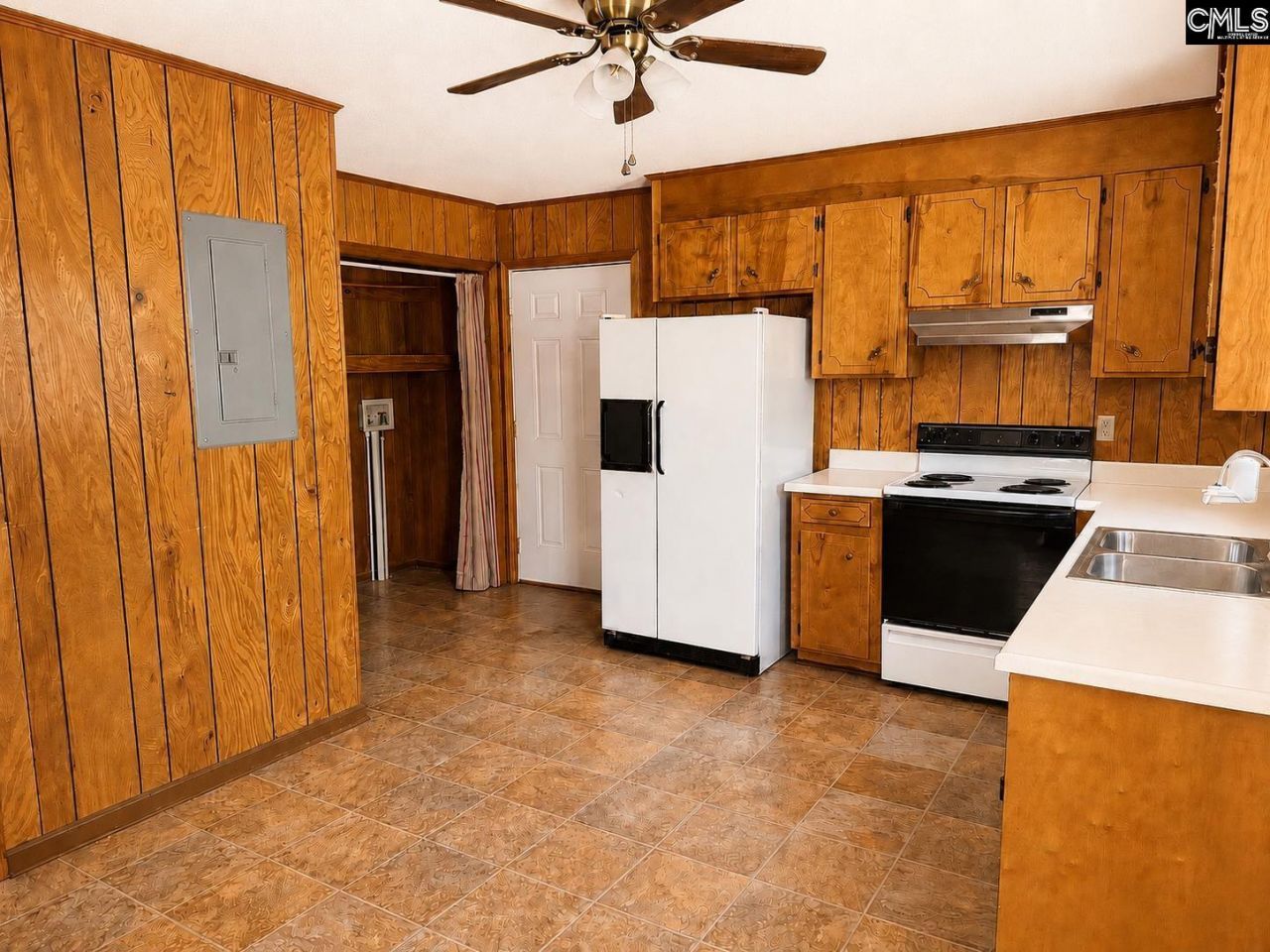 174 Chevy Lane  Photo 11