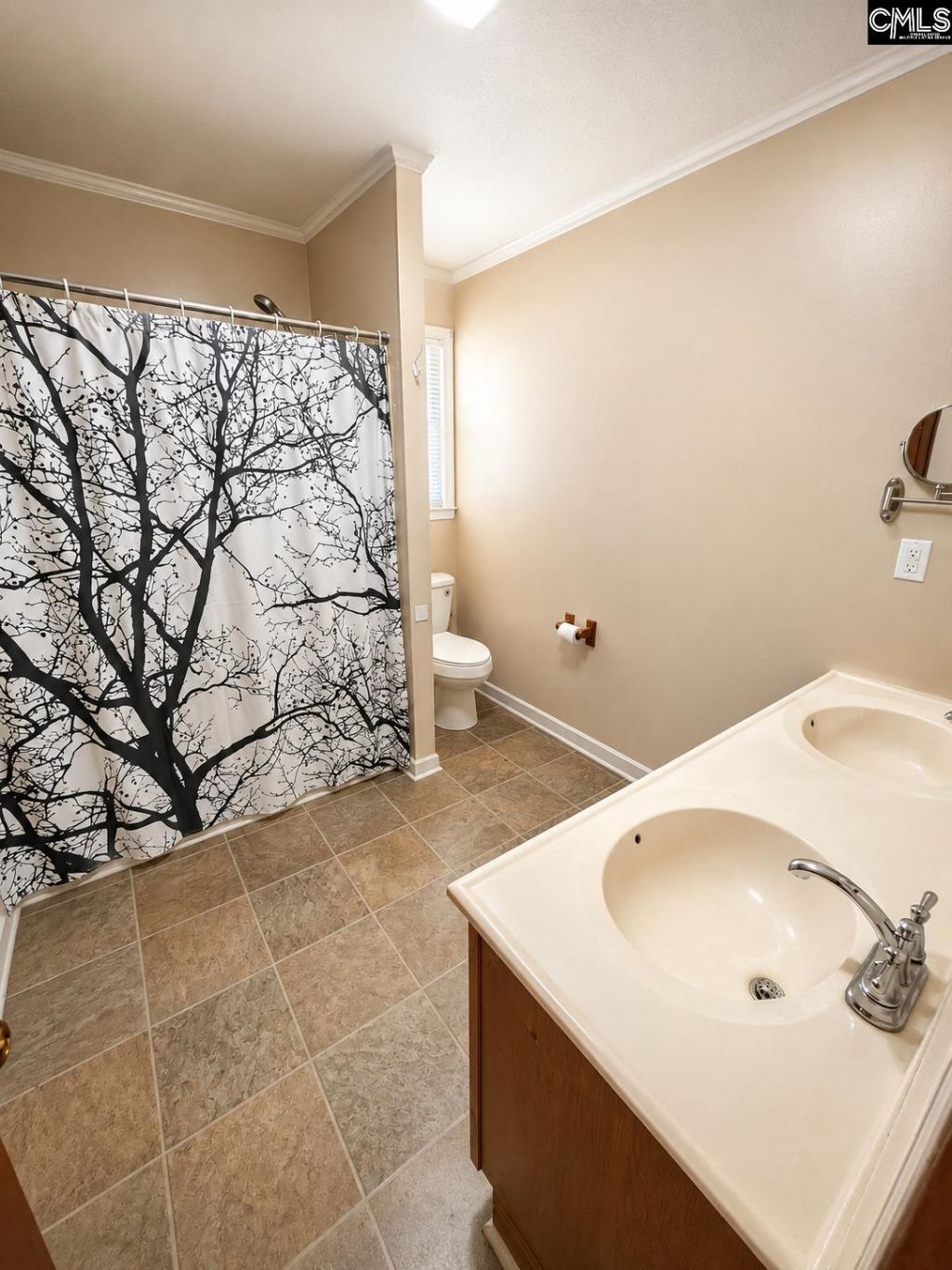 174 Chevy Lane  Photo 14