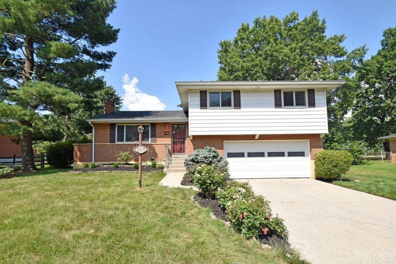 8819 Cavalier Drive, Springfield Twp., OH 45231 Main Photo