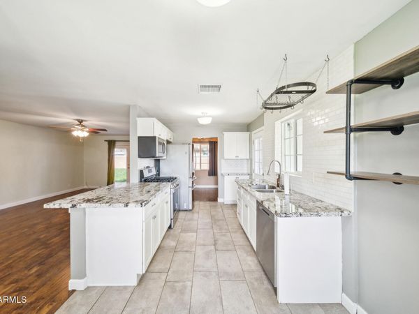 2320 W WHITTON Avenue, Phoenix, AZ 85015