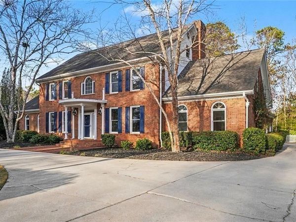 6203 Crestview Drive SE, Covington, GA 30014