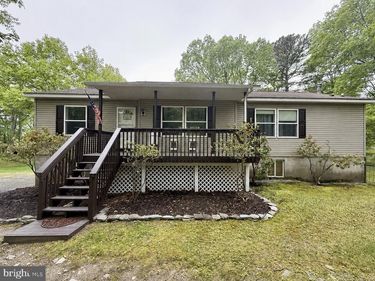 105 HILL TERRACE , MILFORD, PA 18337