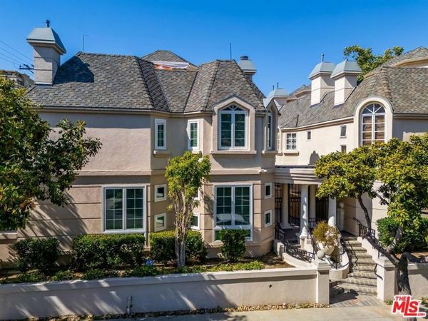 9001 Dayton Way, Unit D, Beverly Hills, CA 90211