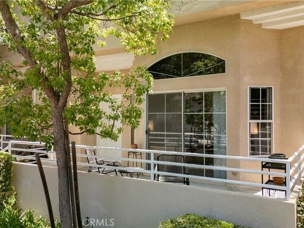 7109 Farralone Avenue, Unit 117, Canoga Park, CA 91303