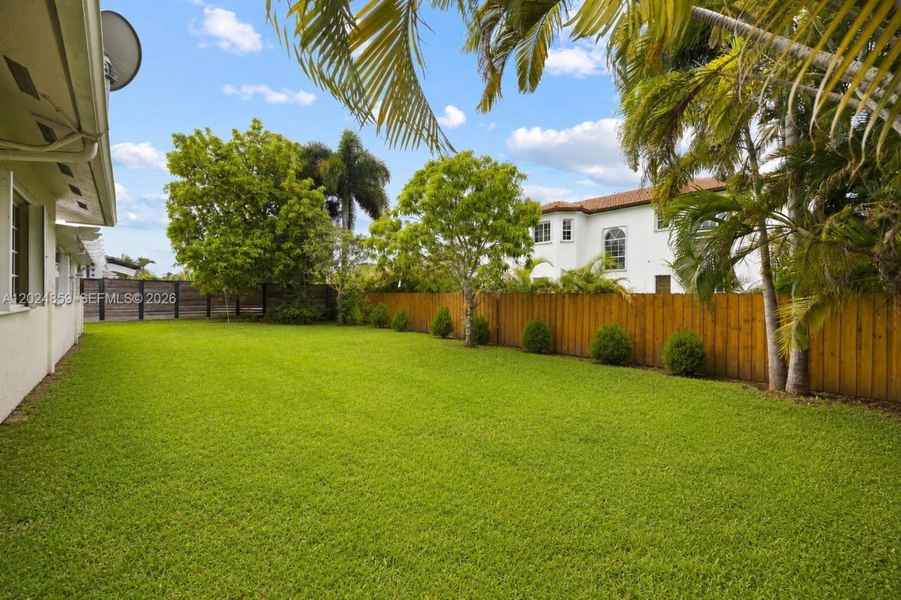 7831 NW 160th Ter, Miami Lakes, FL 33016 Photo