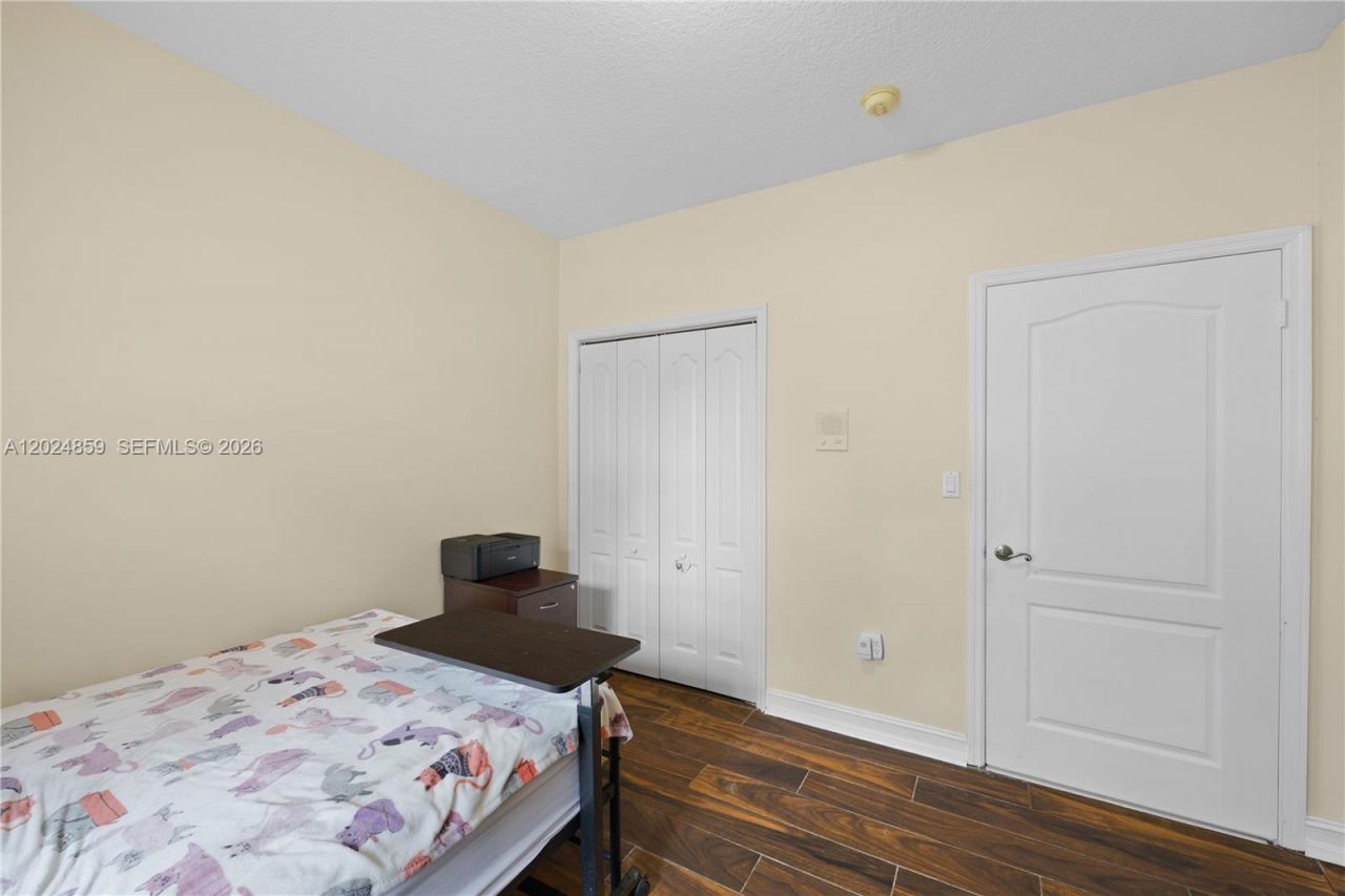 7831 NW 160th Ter, Miami Lakes, FL 33016 Photo