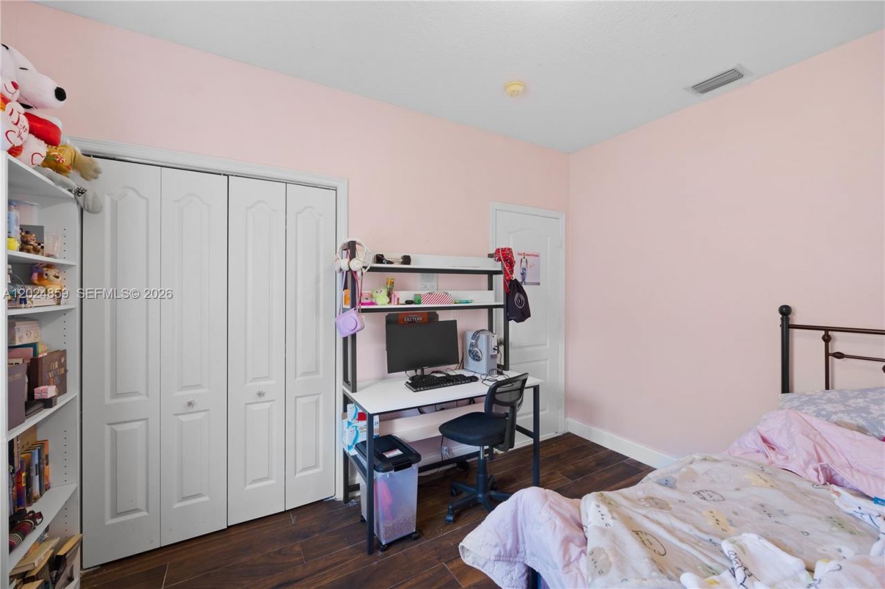 7831 NW 160th Ter, Miami Lakes, FL 33016 Photo