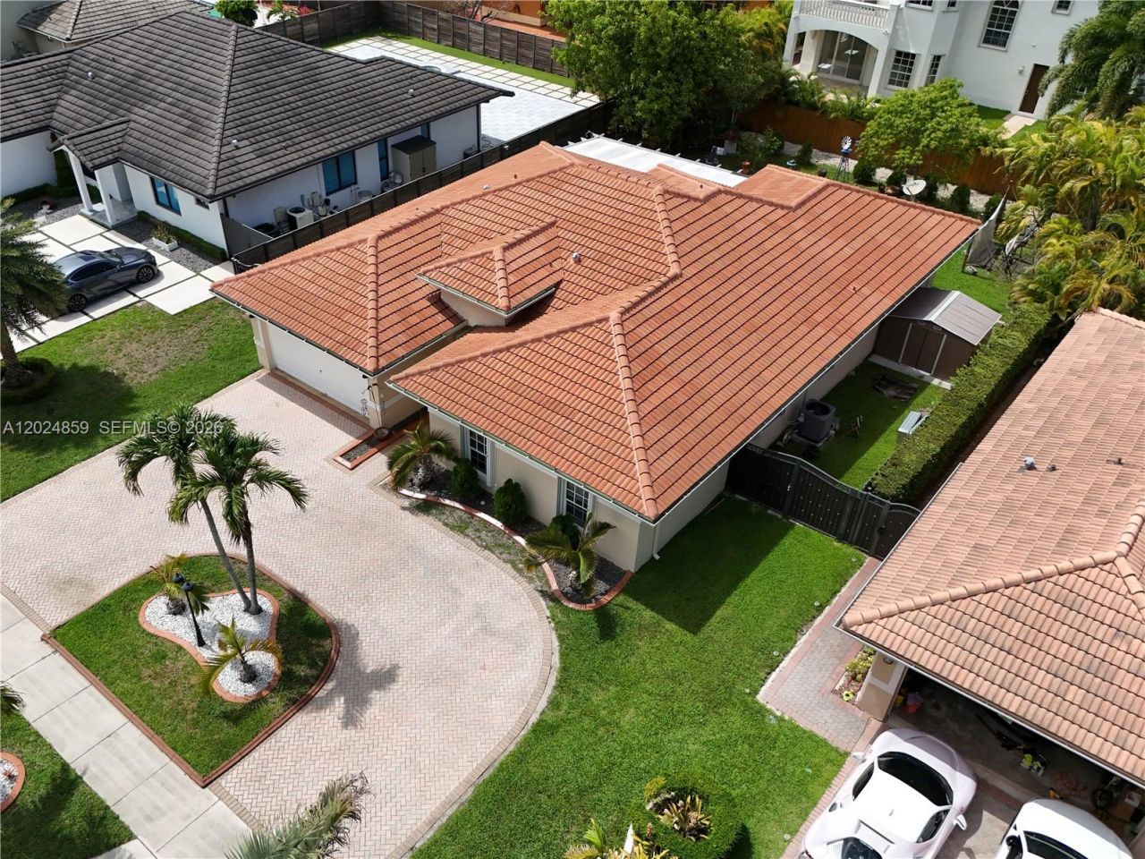 7831 NW 160th Ter, Miami Lakes, FL 33016 Photo