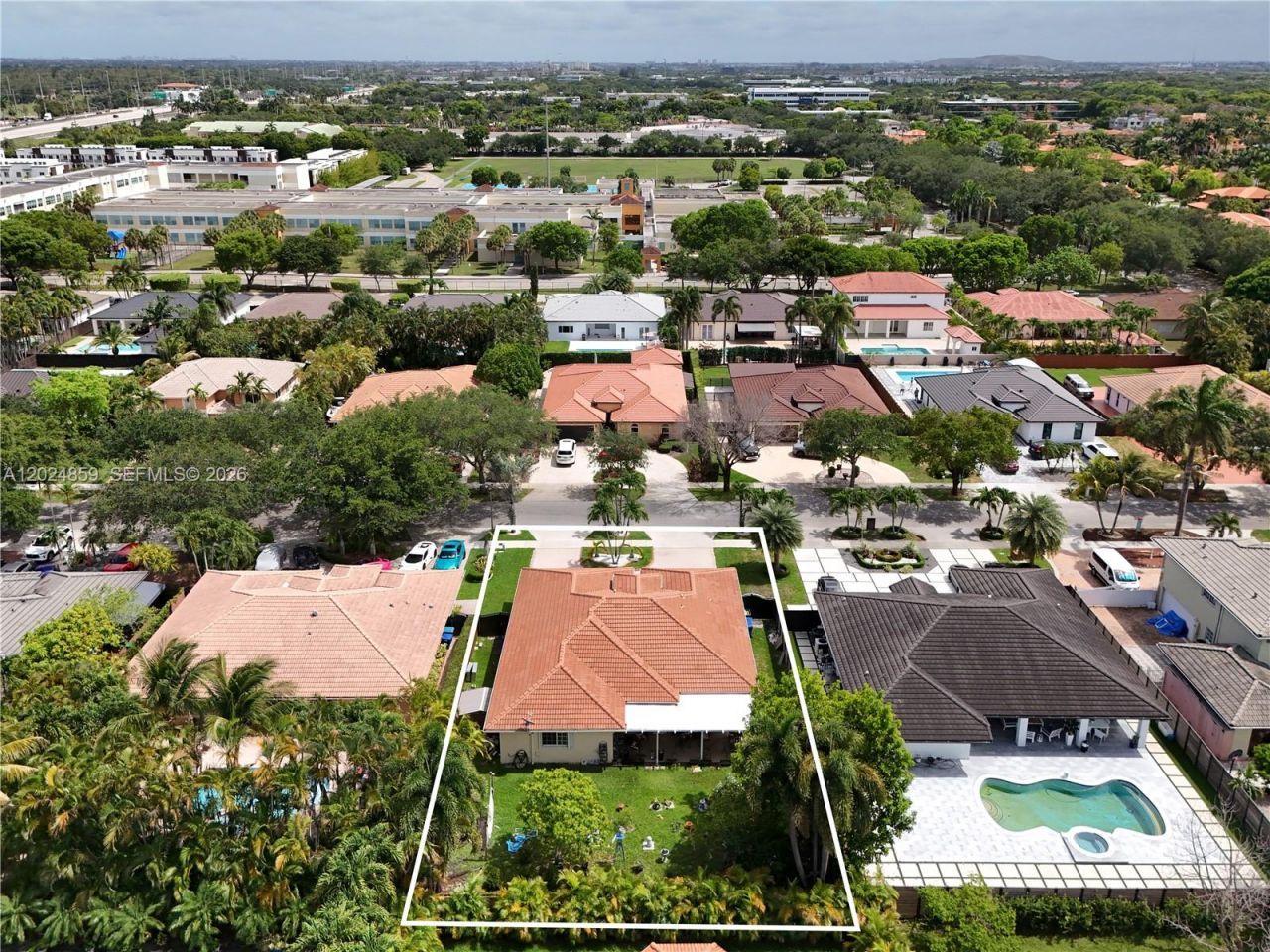 7831 NW 160th Ter, Miami Lakes, FL 33016 Photo