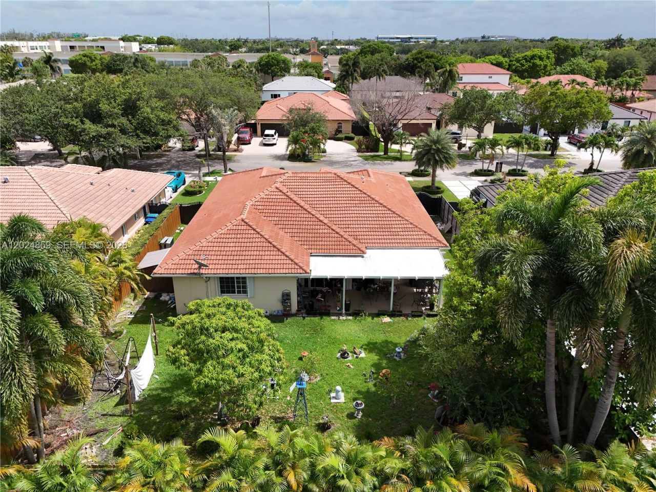 7831 NW 160th Ter, Miami Lakes, FL 33016 Photo