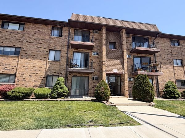 6348 Washington Street, Unit 3D, Chicago Ridge, IL 60415