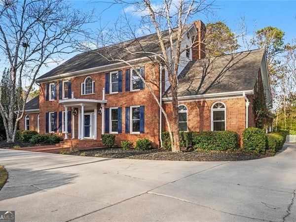 6203 Crestview Drive SE, Covington, GA 30014