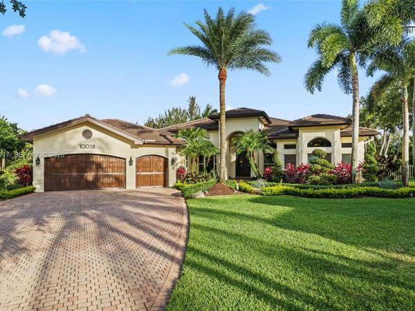 10018 Laurel Rd , Davie, FL 33328