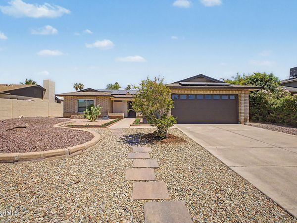 814 E CHILTON Drive, Tempe, AZ 85283