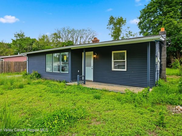36 Country Club Drive, Mount Marion, NY 12456
