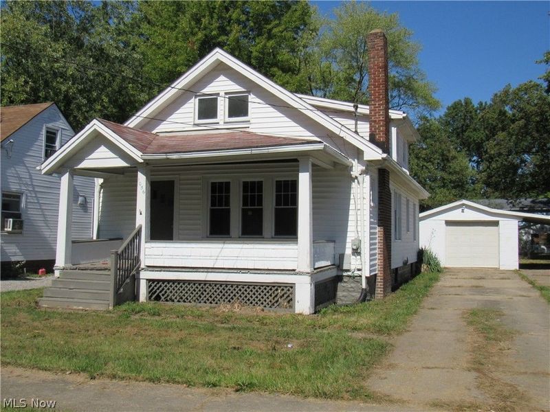 1056 Raymond Street NW, Warren, OH 44485 Photo 1