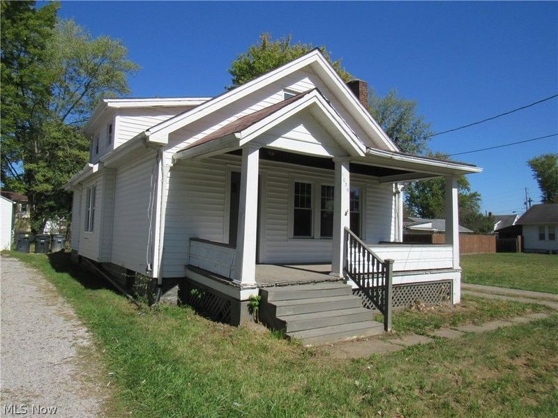 1056 Raymond Street NW, Warren, OH 44485 Photo 2