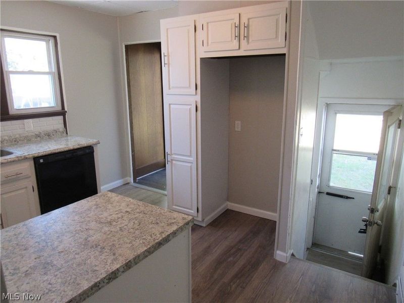 1056 Raymond Street NW, Warren, OH 44485 Photo 5