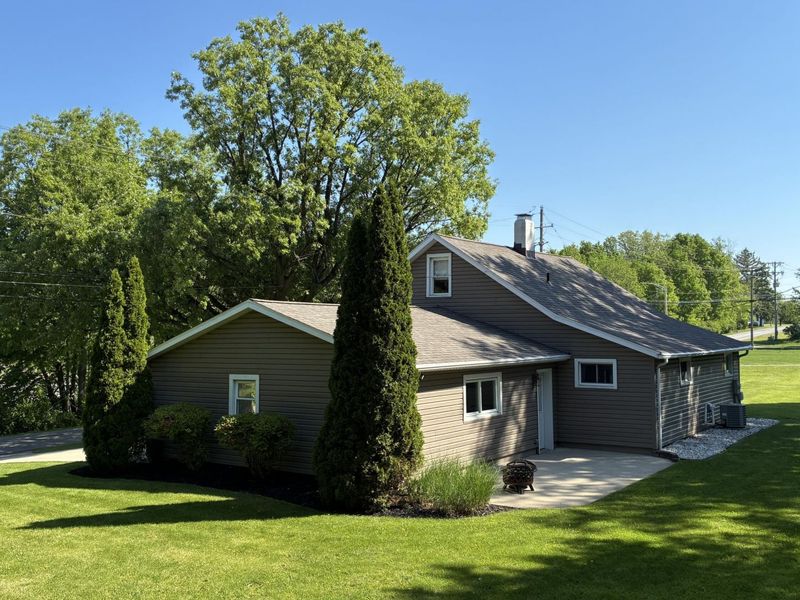 1190 Allison Court, Bellefontaine, OH 43311 Photo 2
