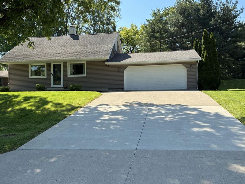 1190 Allison Court, Bellefontaine, OH 43311 Photo 3