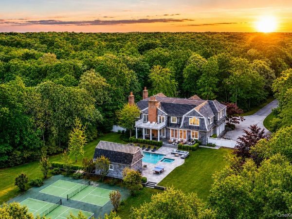 486 Middle Line Highway, Bridgehampton, NY 11932
