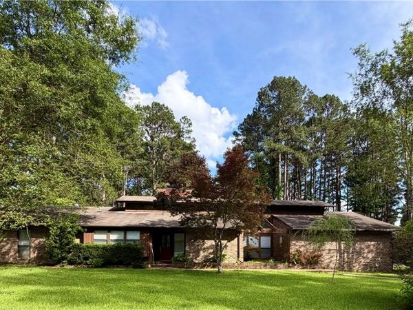 1765 Hollyhill Drive , Camden, AR 72701