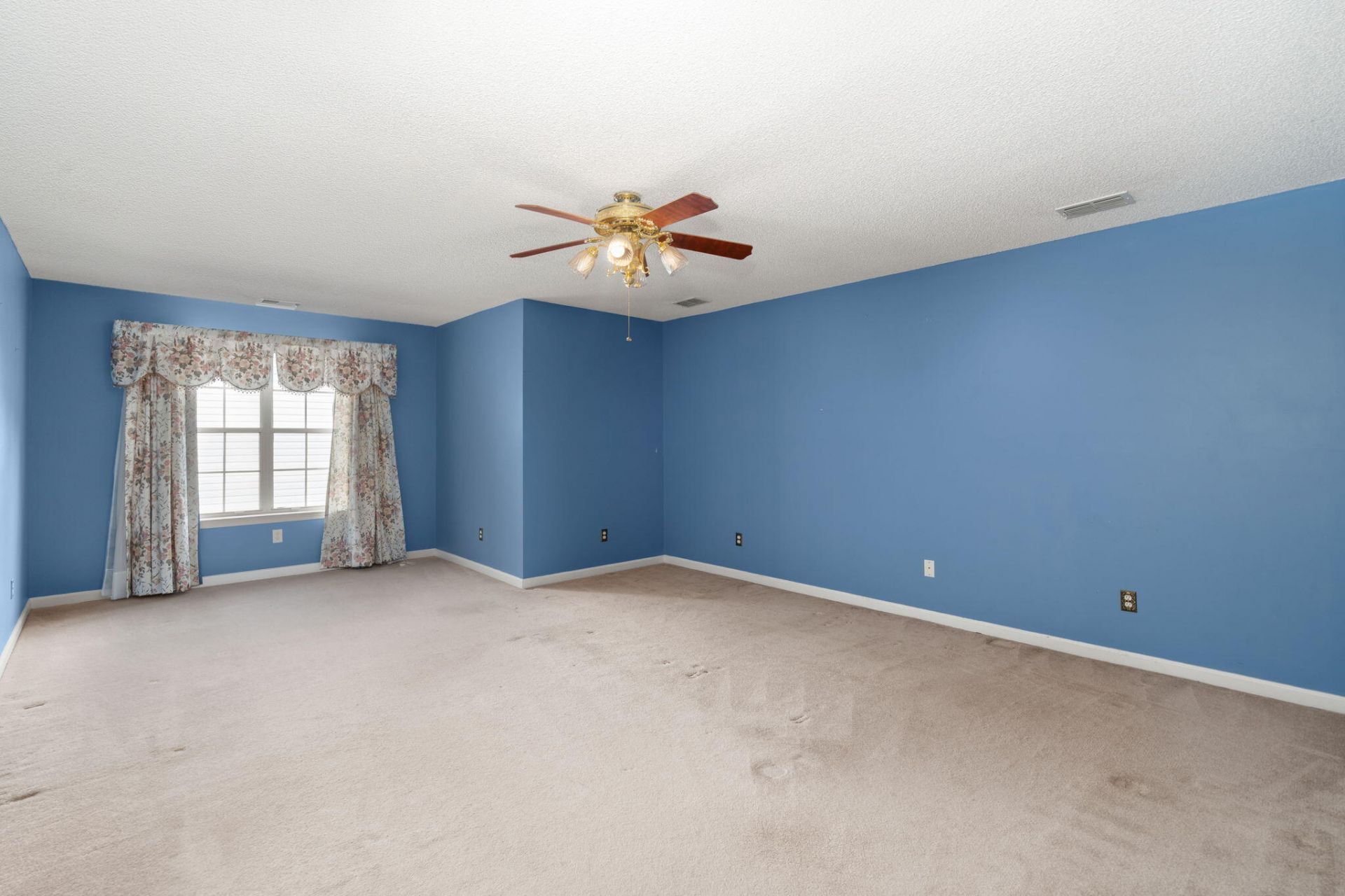 142 Adthan Circle Photo 17