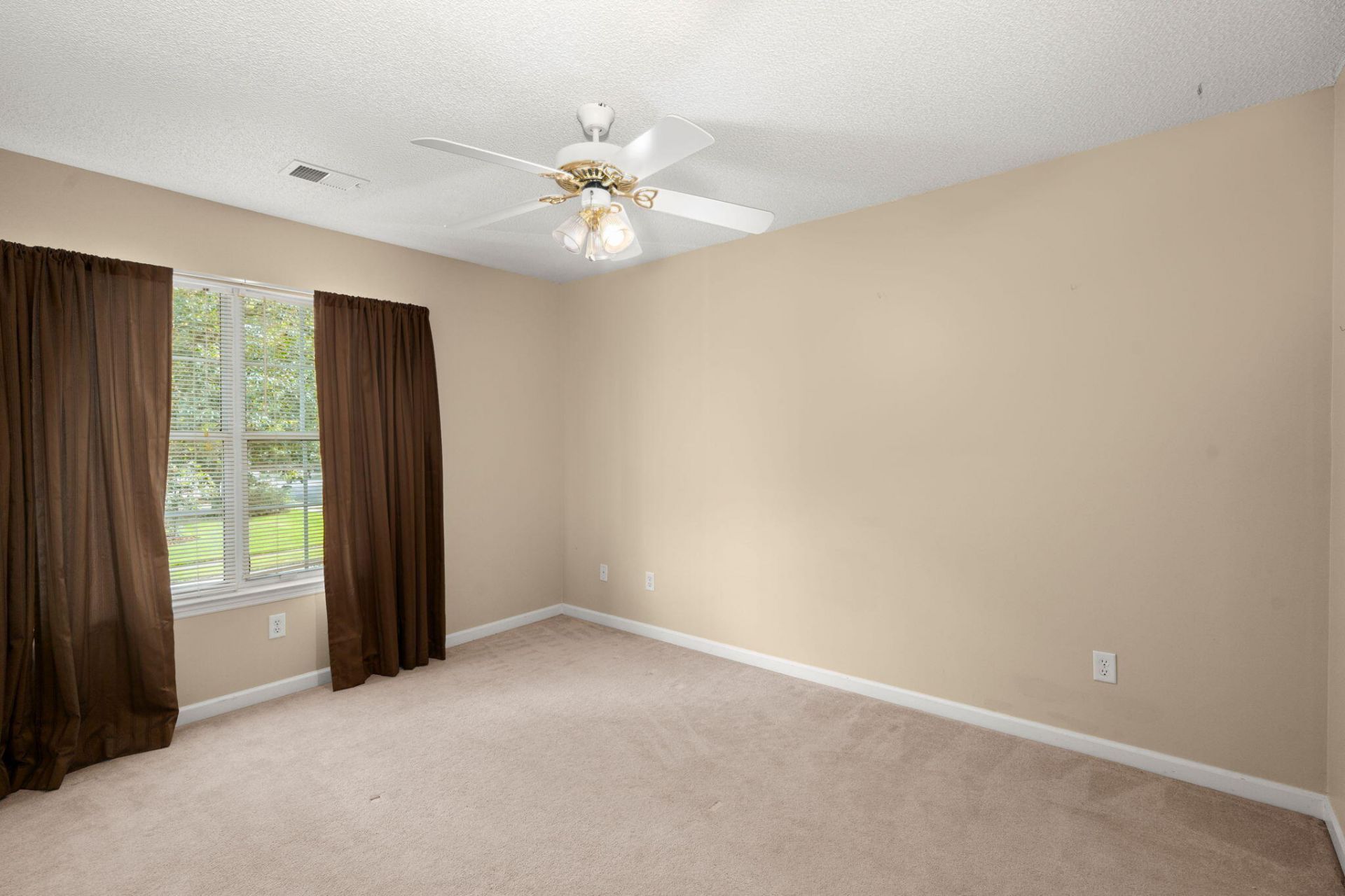 142 Adthan Circle Photo 26