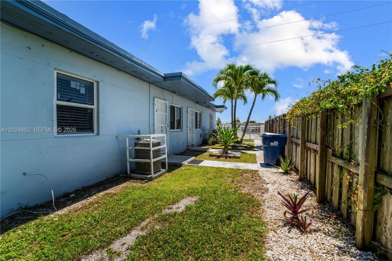 22300 SW 117th Ave, Unit 4, Miami, FL 33170 Photo