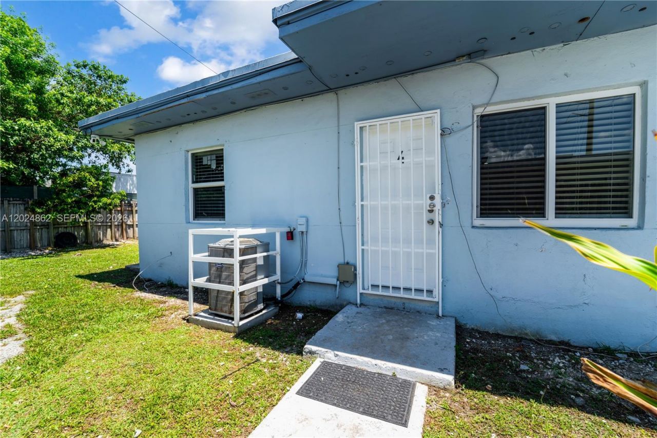 22300 SW 117th Ave, Unit 4, Miami, FL 33170 Photo