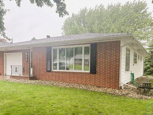 911 Lincoln Street, Boyden, IA 51234