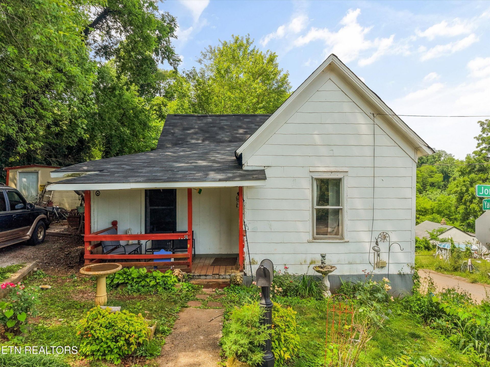 2401 Jones St, Knoxville, TN 37920 Main Photo