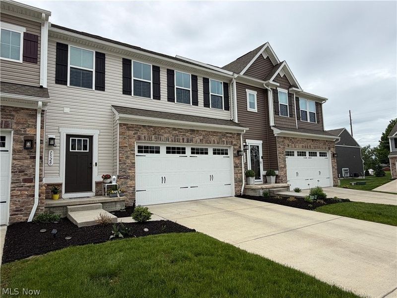 1528 Spruce Hill Drive, Stow, OH 44224 Photo 1