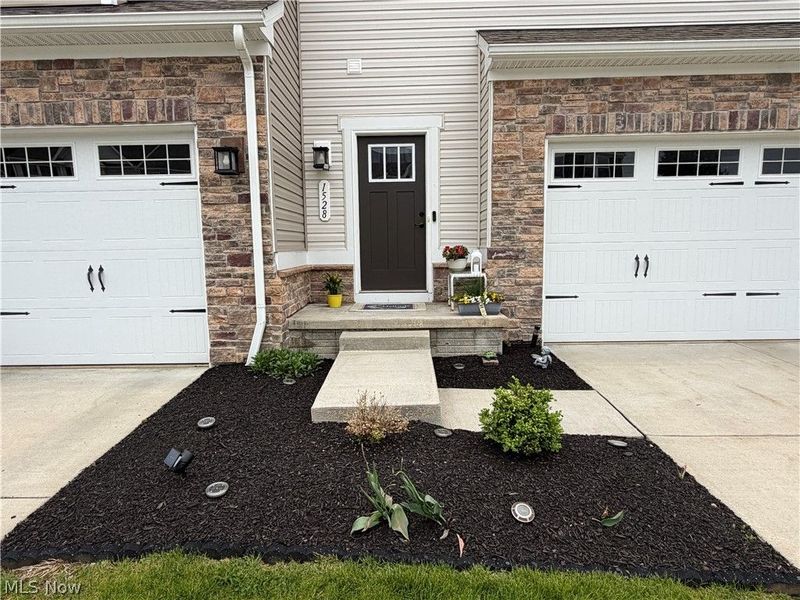 1528 Spruce Hill Drive, Stow, OH 44224 Photo 2