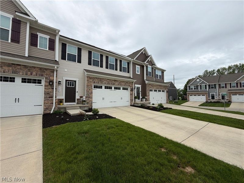 1528 Spruce Hill Drive, Stow, OH 44224 Photo 4