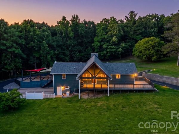 97 Whippoorwill Lane, Fairview, NC 28730