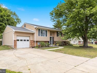 113 HOWARD DRIVE , WILLIAMSTOWN, NJ 08094