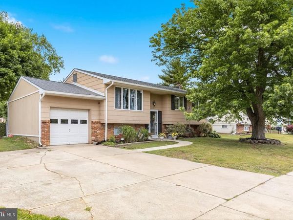 113 HOWARD DRIVE , WILLIAMSTOWN, NJ 08094