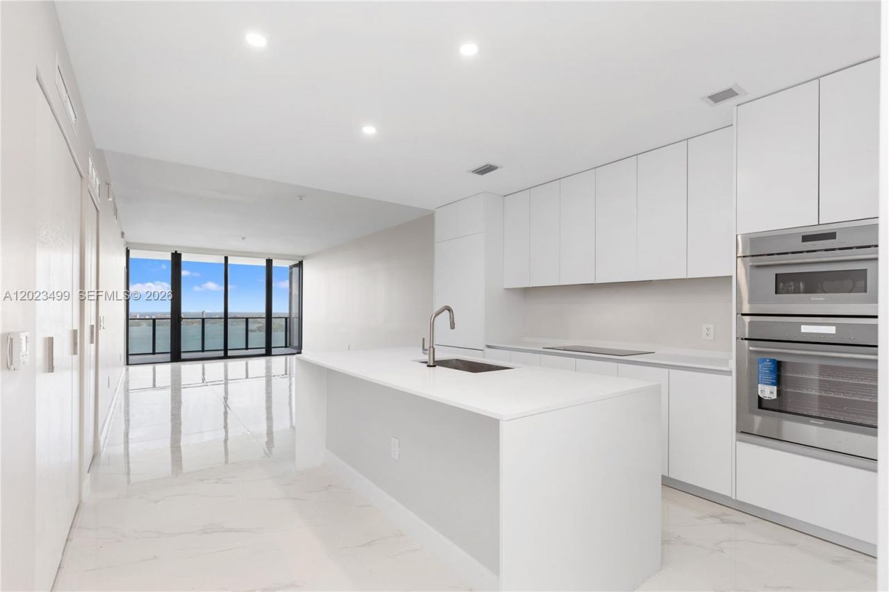 700 NE 24th St , Unit 4206, Miami, FL 33137 Photo